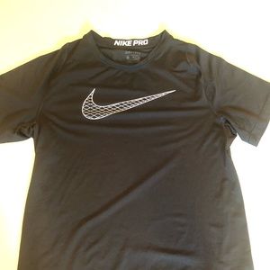 NIKE 🖤 Dry-fit t-shirt in size Large